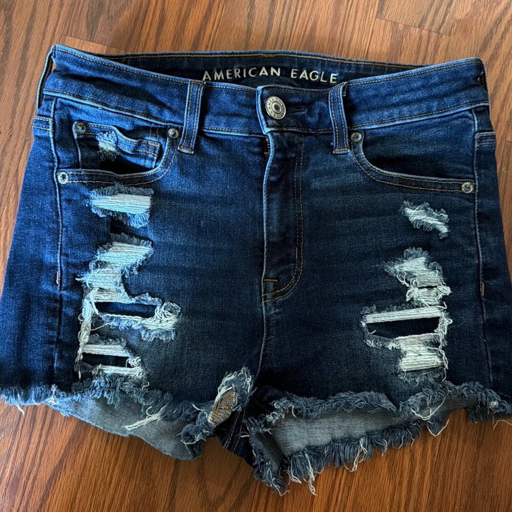 American Eagle next level stretch shorts Destressed Size 4
